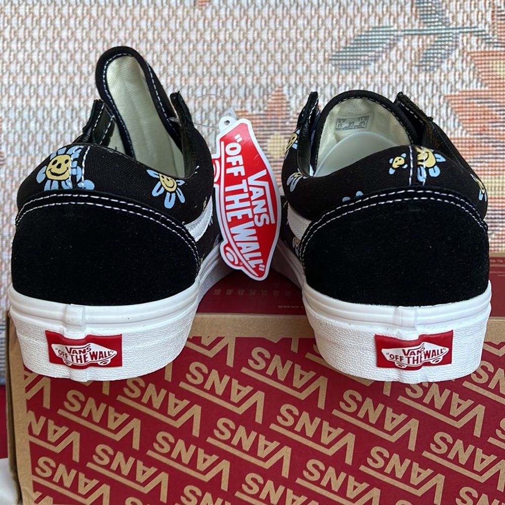 Vans Men’s Old Skool
Trippy Grin Floral Black/
VN0Á5JMIY23
 sneakers - Picture 13 of 16